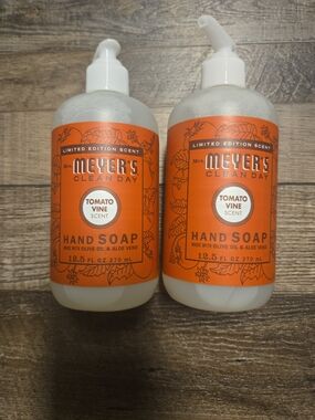 Mrs. Meyer's Tomato Vine Scented Hand Soap Cleanser (12.5 fl oz)